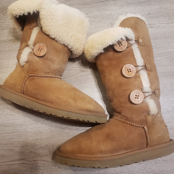 UGG Shoes - UGG Bailey Triple Button Tall Boots With Sherpa Lining